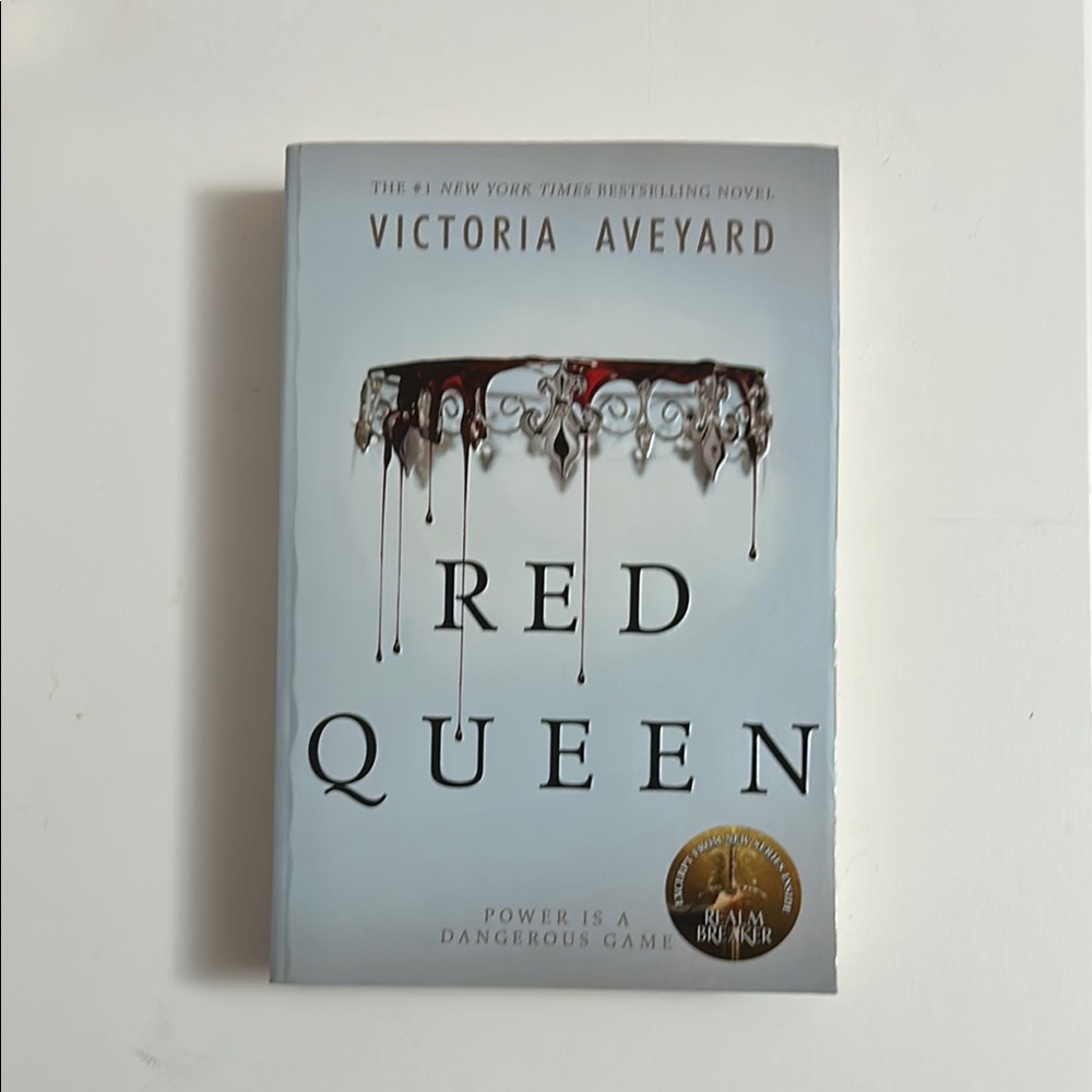 Red Queen Book by Victoria Aveyard